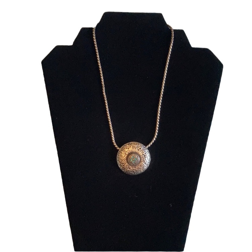 Celebration Necklace Style Dots